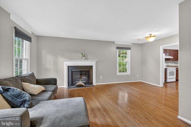 Building Photo - 9821 Owens Ct