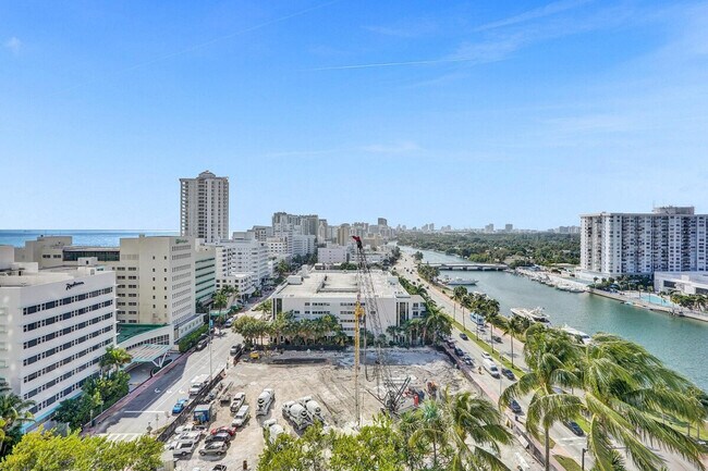 Building Photo - 4401 Collins Ave