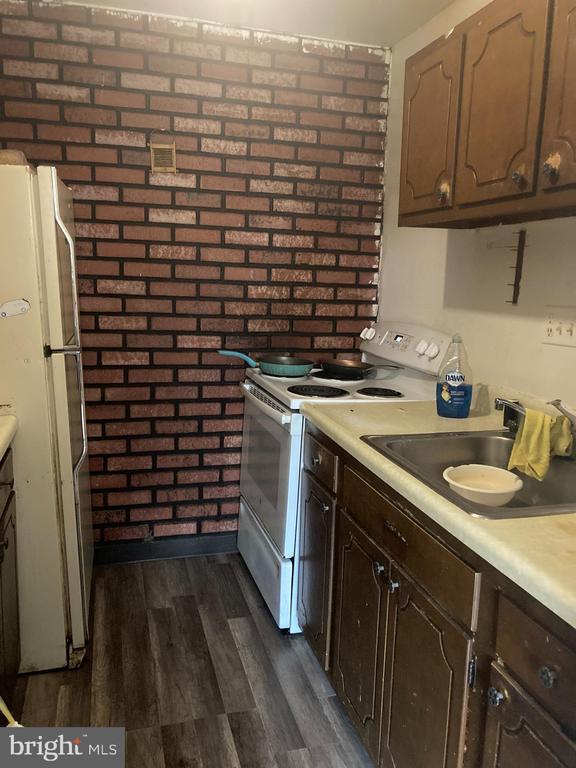 Building Photo - 7495 Prince Charles Ct