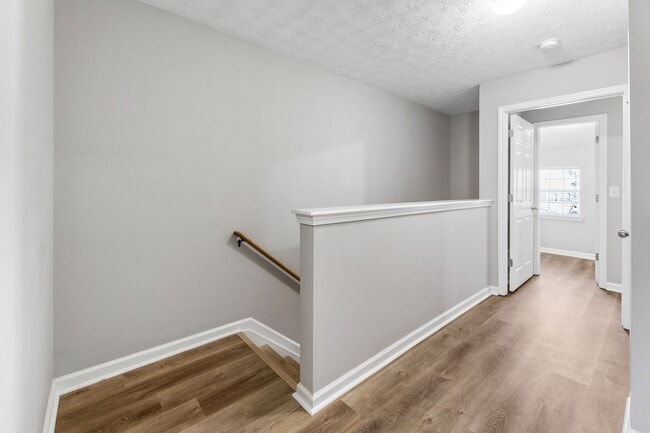 Building Photo - 2/2.5 Townhome in Great Flowery Branch loc...
