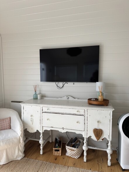 Building Photo - 123 Jasper St