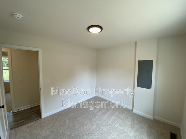 Building Photo - 12171 Tennis Ln