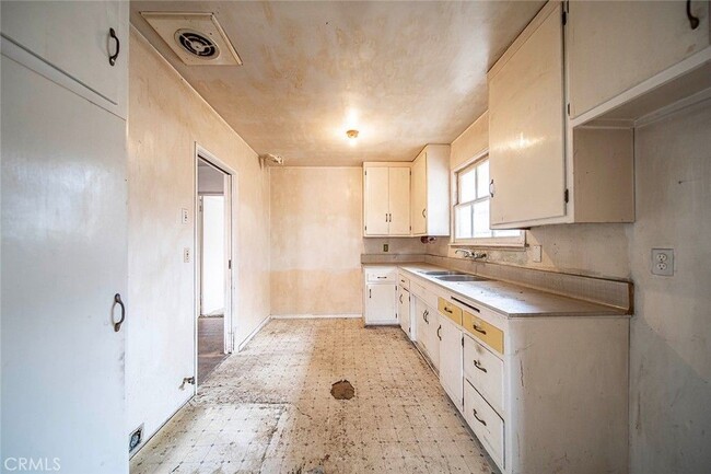 Building Photo - 6829 E Parapet St