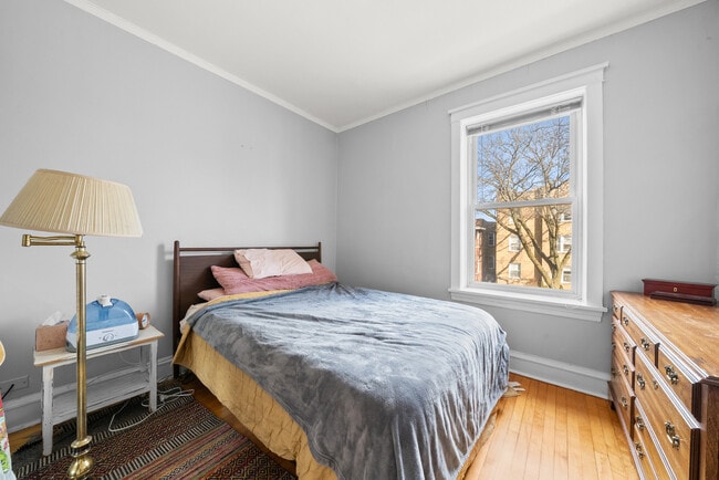 Building Photo - 3008 W Cullom Ave