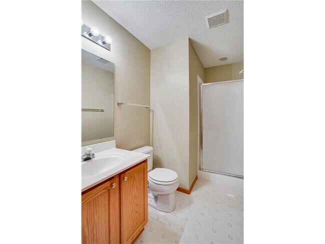 Building Photo - 917 Lindsey Ln