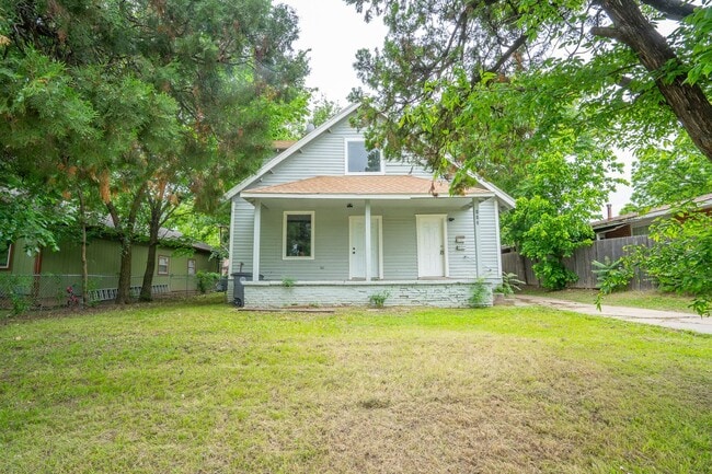 Primary Photo - 112 N Delaware Pl
