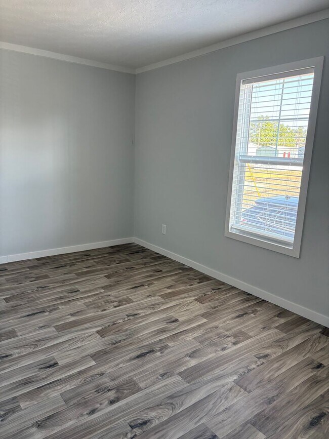 Building Photo - 127 Hubert Blvd