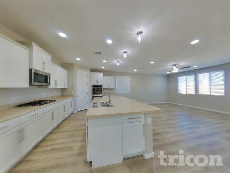 Building Photo - 4122 W Federal Way