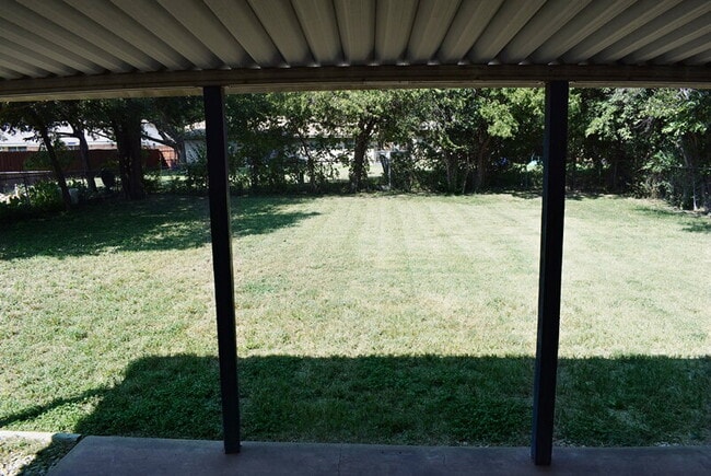 Building Photo - Charming 3-Bed, 2-Bath Gem in Fort Worth –...