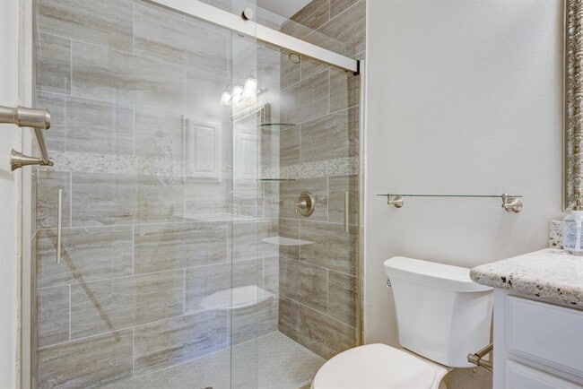 Building Photo - 5869 Valley Forge Dr