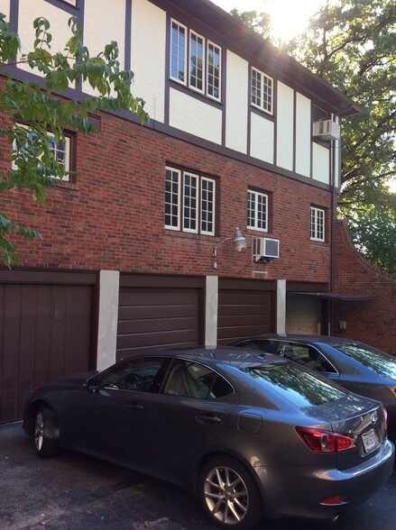Building Photo - 1070 Delta Ave
