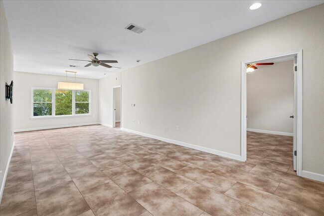 Building Photo - 5604 Northdale Dr