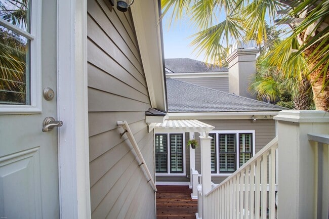 Building Photo - 612 Daggett St