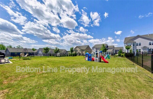Building Photo - 9576 Herringbone Ln