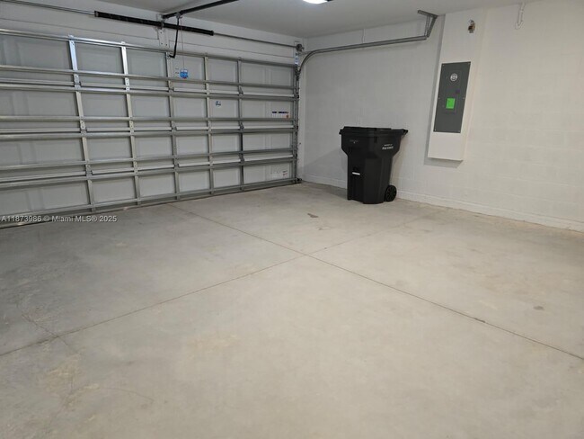 Building Photo - 5034 Barnet Dr