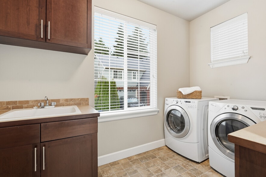 Building Photo - 12325 NE 86th Way