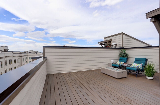 Building Photo - 13833 Del Corso Way