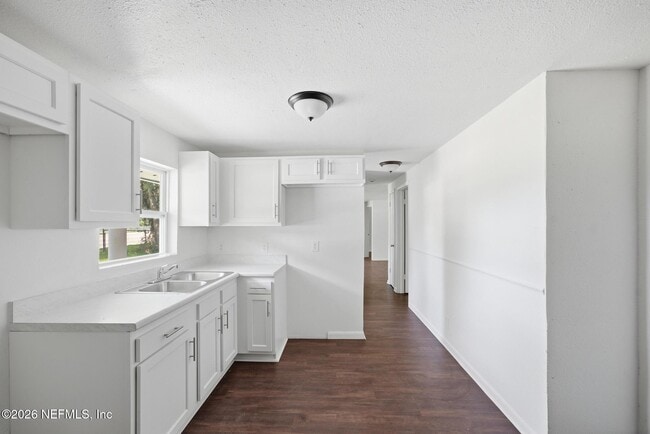 Building Photo - 5134 Moncrief Rd W
