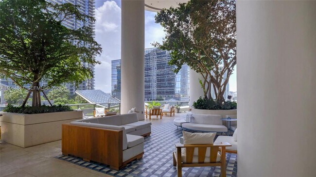 Building Photo - 801 S Miami Ave