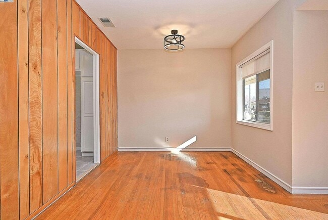 Building Photo - 314 Sparling Dr