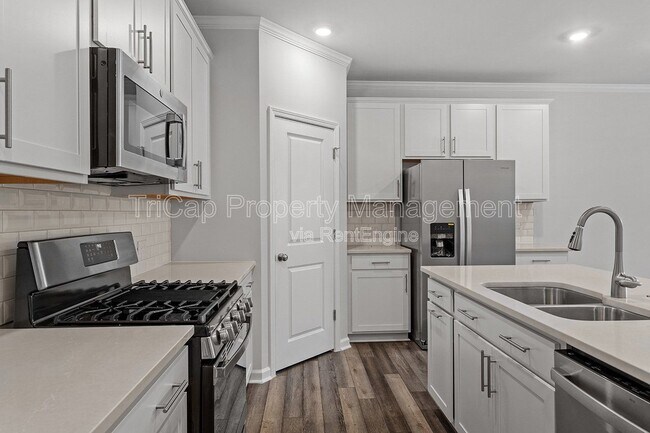 Building Photo - 1636 Singing Bird Trl