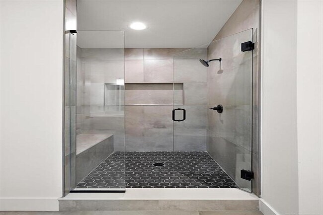 Building Photo - 5968 Willow Grove