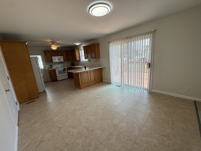 Building Photo - 4 Bedrooms, Big Yard & Top Schools – Don’t Miss This Chatham Beauty!