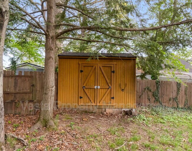 Building Photo - 318 Sulphur Springs Rd