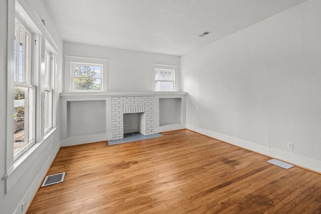 Building Photo - 1609 Jefferson Ave SW