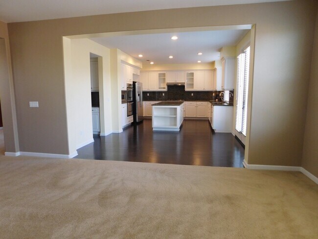 Building Photo - San Marcos 5Br Executive House Avail $6690 TEXT 858-774-1574