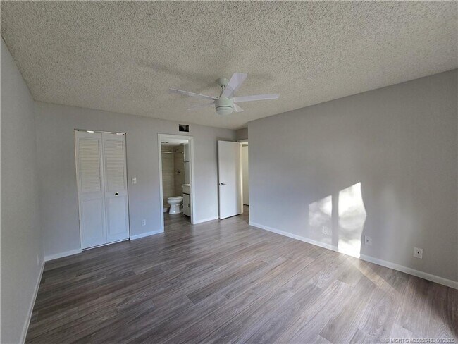 Building Photo - 2114 SW Silver Pine Way