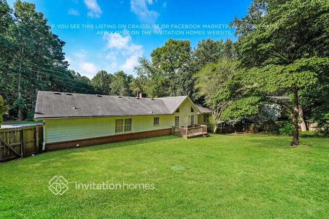 Building Photo - 1501 Sundale Dr