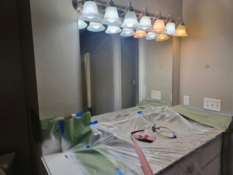 Building Photo - 5853 Honors Ct