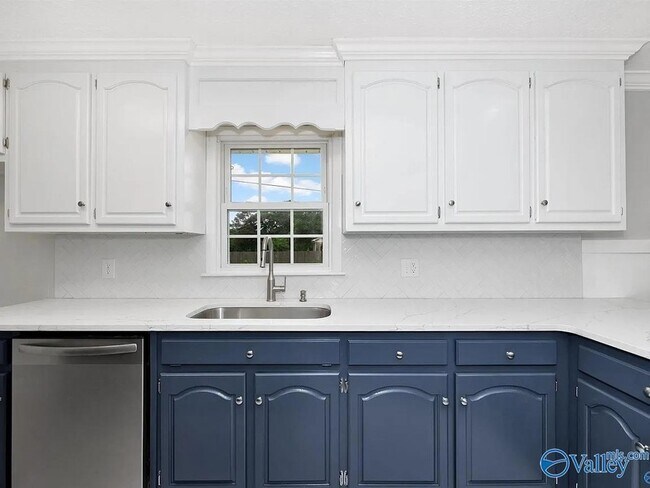 Building Photo - 16021 Oneal Rd