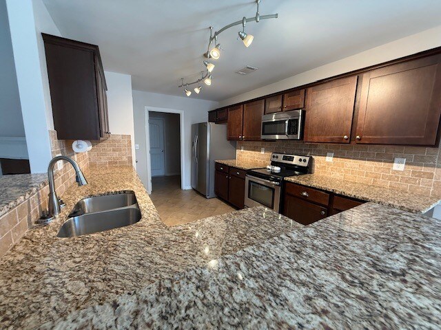 Building Photo - 2459 Newbury Ave