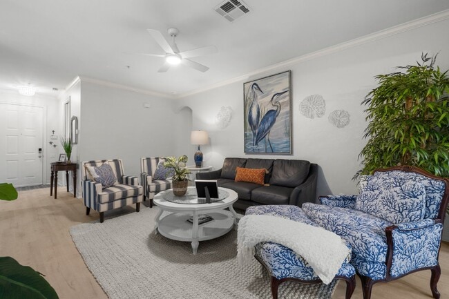 Building Photo - Tarpon Cove condo - close to the beach. Yacht club membership is available.