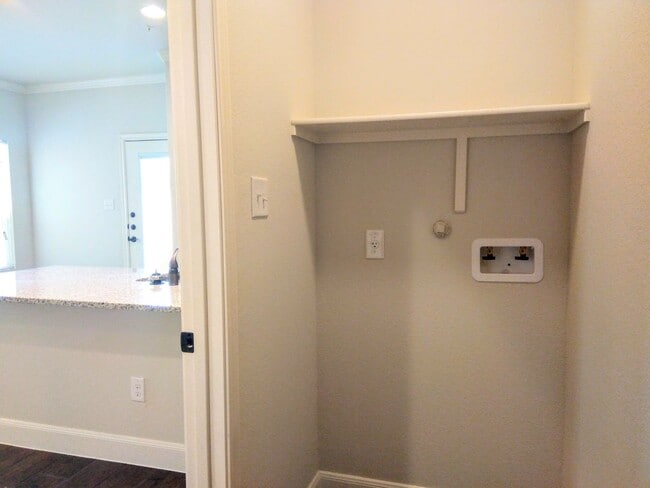 Building Photo - 3BR / 2.5BA Home | Fenced Backyard, Garage & Stainless Appliances!