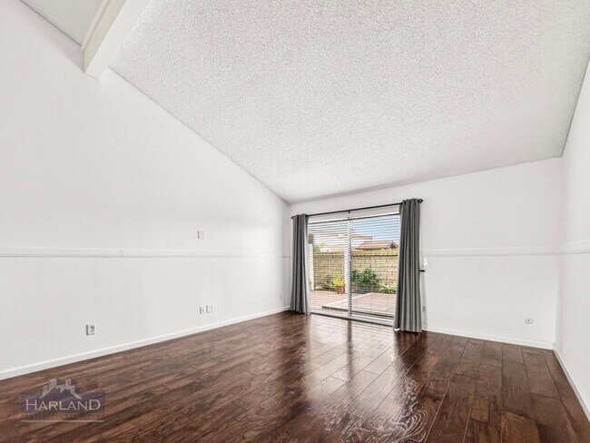 Building Photo - 5820 Caminito Cardelina