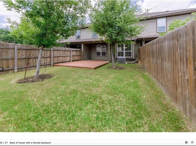 Building Photo - 13400 Briarwick Dr