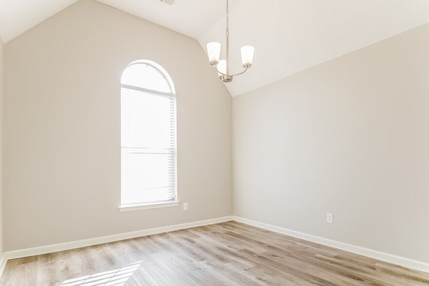 Building Photo - 7885 Meadow Ridge Ln