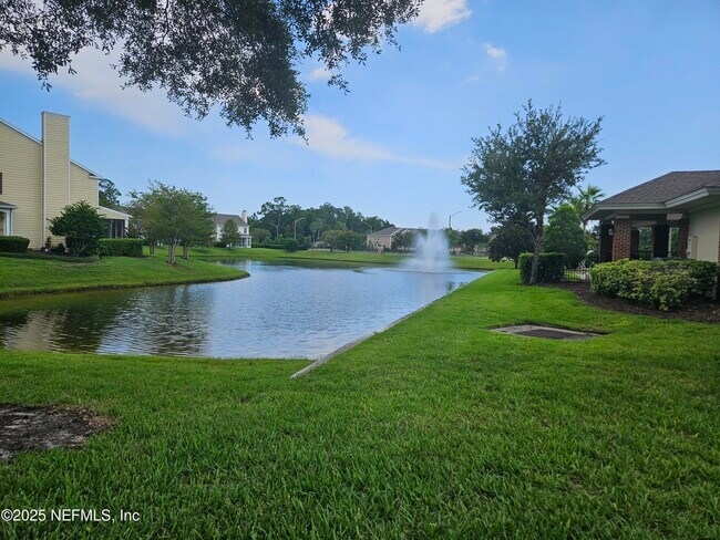 Building Photo - 8252 Hedgewood Dr