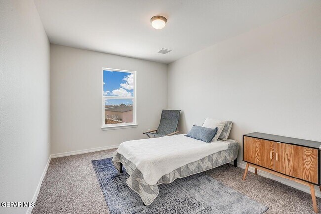 Building Photo - 14604 Pebble Hills Blvd
