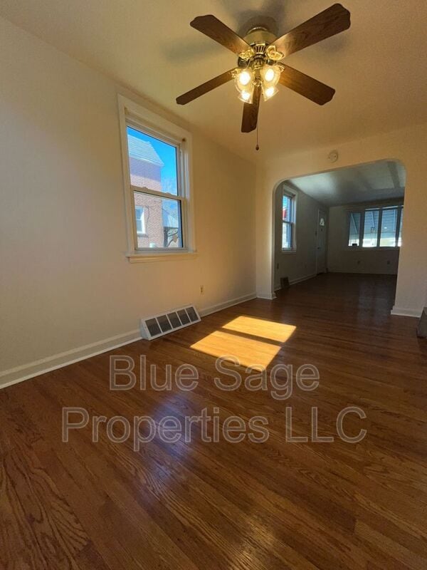 Building Photo - 202 Davis Ave