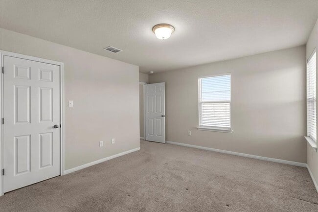 Building Photo - 121 Emerald Pass