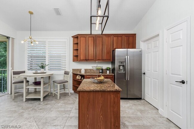 Building Photo - 20201 Burnside Pl