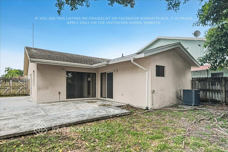 Building Photo - 14971 SW 92nd Terrace