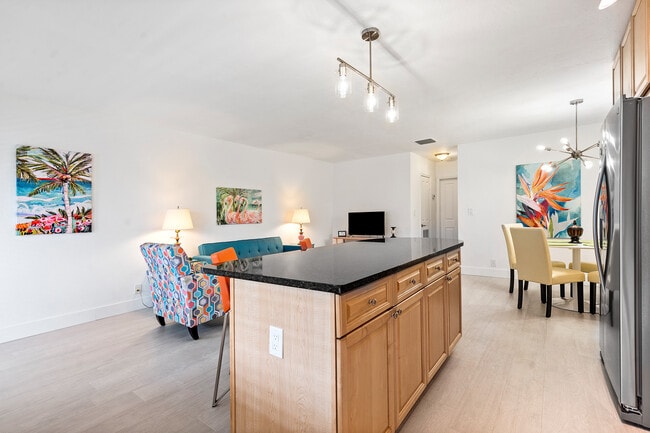 Building Photo - 2881 NE 32nd St