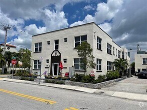 Building Photo - 1501 SE 2nd Ct