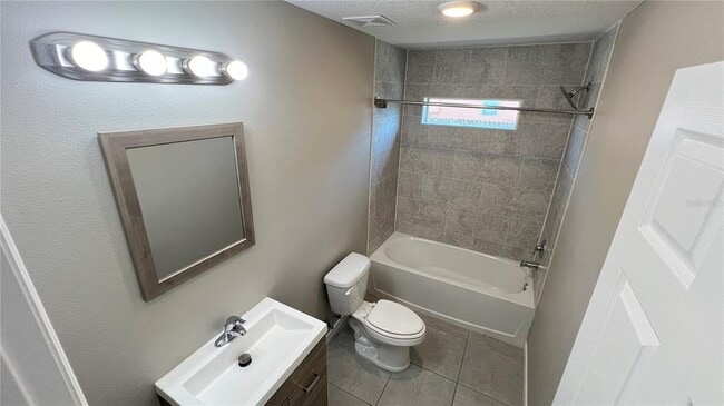 Building Photo - 1550 Pace Dr NW