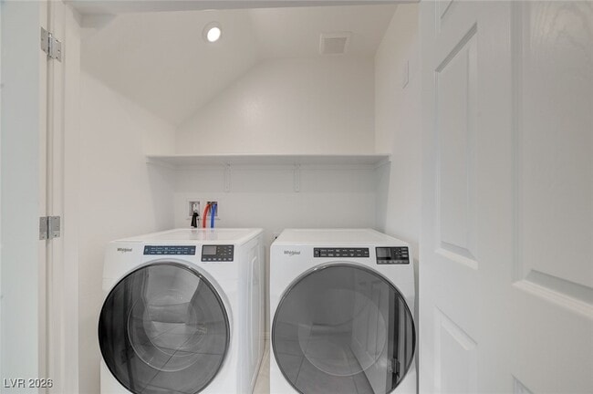 Building Photo - 662 Bellus Pl